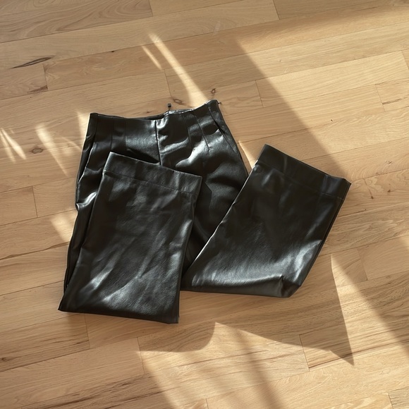 Pleather wide leg crops - Picture 2 of 3